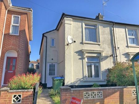 Waterloo Road, Southampton - Photo 2