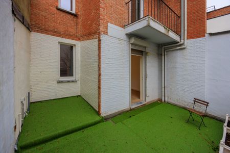 Opgefrist appartement met groot terras in Harmoniewijk - Foto 2