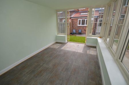 3 bedroom terraced house to rent - Photo 4
