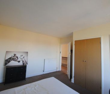 5 bedroom detached house to rent - Photo 3