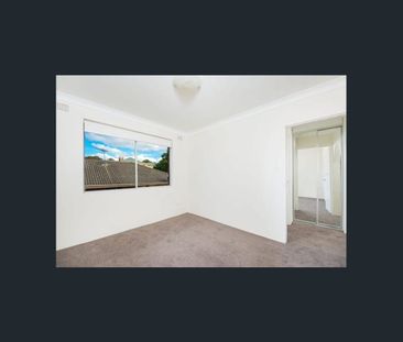 Conveniently Located Two Bedroom Unit - Photo 5