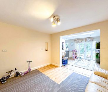 Detached house to rent on - Photo 4