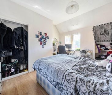 4 bedroom semi-detached house to rent - Photo 1