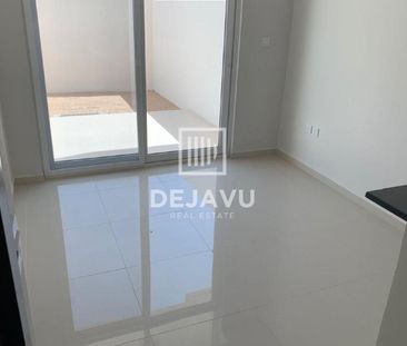 Fully Upgraded | Single Row | Prime Location - Photo 3