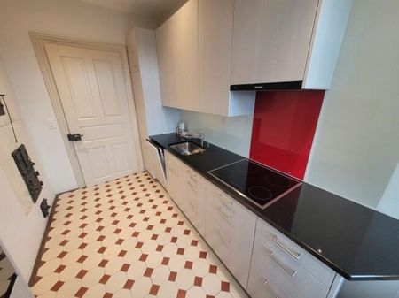 Luminous 4-room apartment with balcony and river view - Photo 5