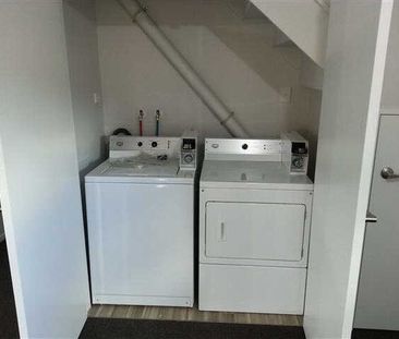 Modern Studio Room - Power Included - Photo 6