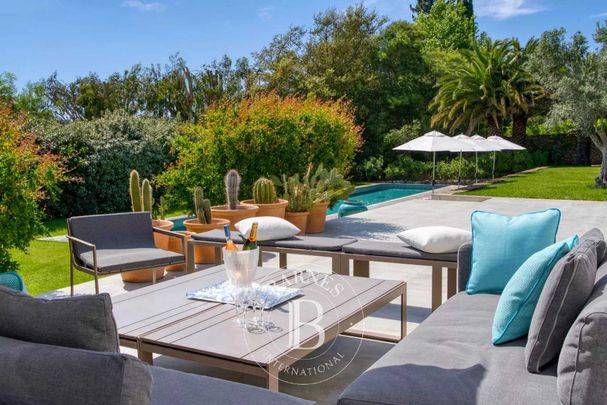 SAINT-TROPEZ - CANEBIERS / SALINS - VILLA 5 CHAMBRES - PISCINE - Photo 1