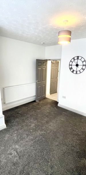 Newly Refurbished Stunning 1 Bedroom Apartment - Photo 1