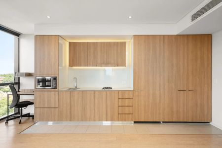 Fully Furnished Studio Apartment with Resort-Style Facilities in the Heart of Parramatta - Photo 3