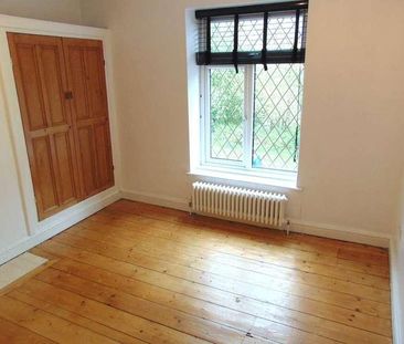 Middleton Road, Royton, OL2 - Photo 4