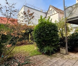 Altstadtwohnung der Extraklasse -privater Garten in Innenhoflage! - Photo 1