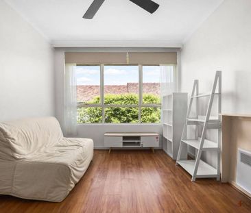 CAR SPACE | PUBLIC TRANSPORT | MODERN UNIT - Photo 5