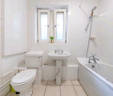 Room in a Shared Flat, Roman Road, E2 - Photo 6