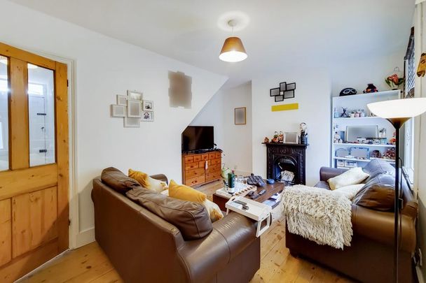 2 bedroom terraced house to rent - Photo 1