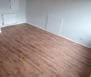 3 bedroom character property to rent - Photo 4