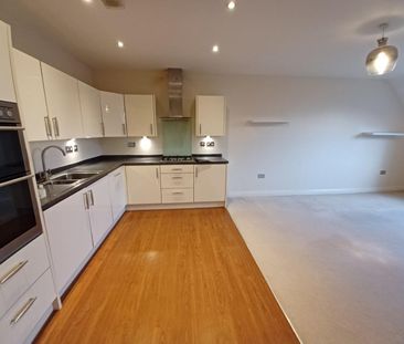 2 bedroom Flat To Let - Photo 4