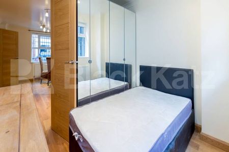 modern and spacious close to zone 2 underground Station - Photo 4