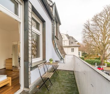 City-Residence: Nette 2-Zimmer-Wohnung in schönem Altbau - Photo 2