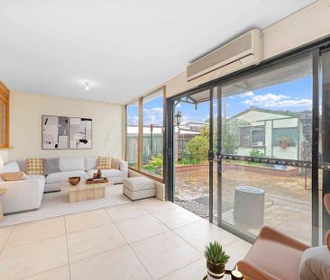 CHARMING FAMILY HOME IN AUBURN!! - Photo 1