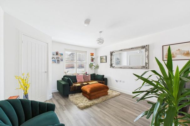 3 bedroom end of terrace house to rent - Photo 1