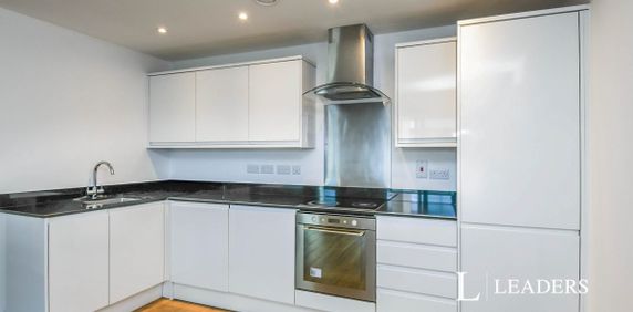 1 bedroom apartment to rent Queensgate, Cromwell Road, Redhill, RH1 - Photo 2