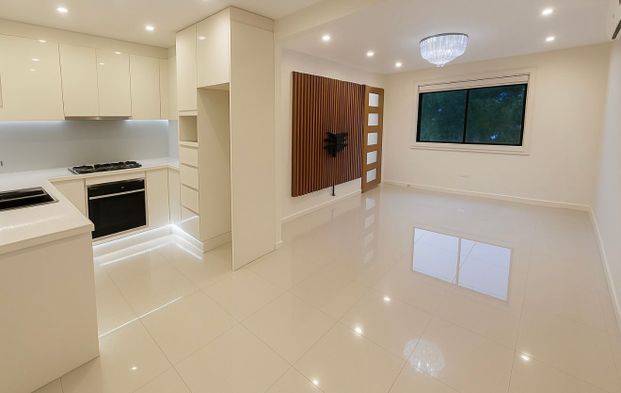 Comfortable Family Home - Photo 1