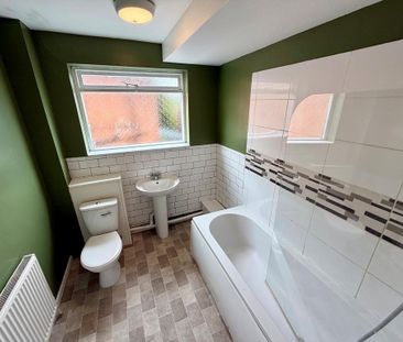 3 bedroom apartment to rent - Photo 4