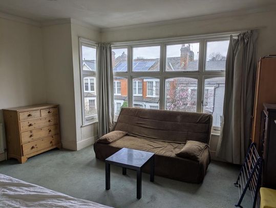 1 bedroom in a house share to rent - Photo 1