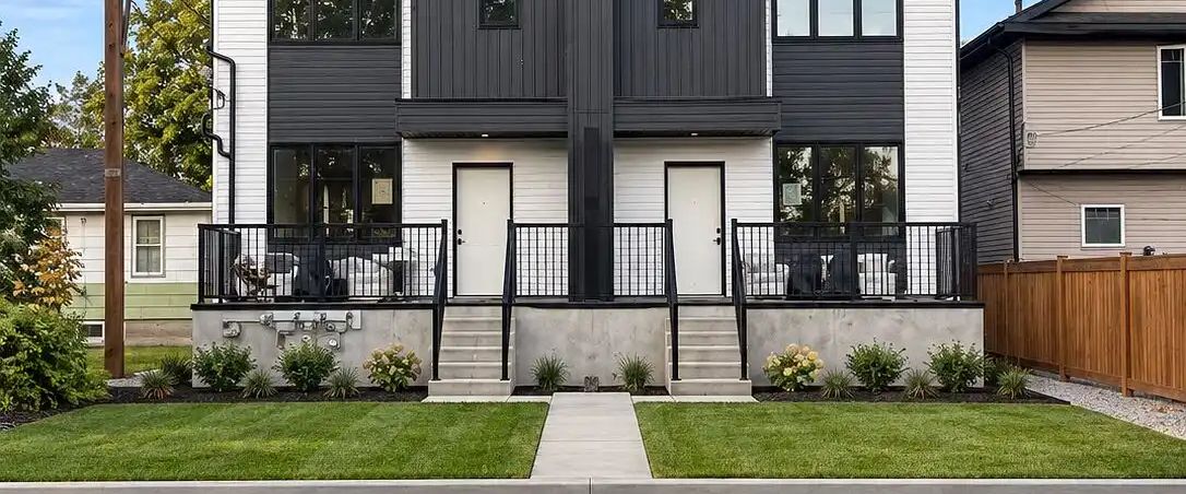 Beautiful Executive-Style 2-Bedroom Basement Suite — 2 Bedrooms Townhouse - Photo 1