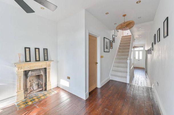 5 bedroom end of terrace house to rent - Photo 1