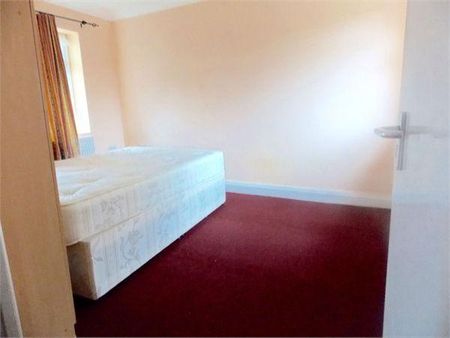 5 bedroom semi-detached house to rent - Photo 2