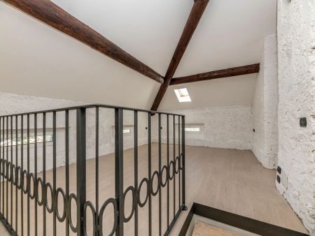Elegante appartamento in affitto in villa storica - Photo 2