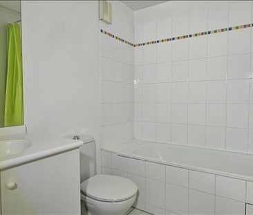 2 pièces - 46,81 m² - 1er étage - Colocation non autorisée - Photo 3