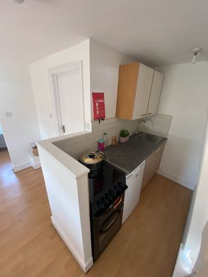 Studio Flat, Lorenzo St, WC1X - Photo 1