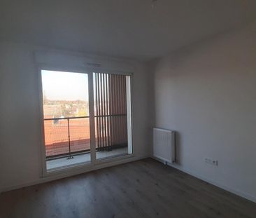 location Appartement T2 DE 48.89m² À GROSLAY - Photo 1