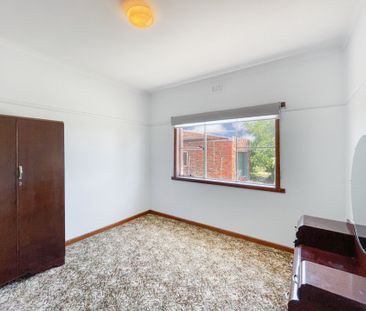 39 Hawthorn Grove, Wendouree - Photo 2