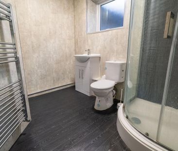 8 bedroom terraced house to rent - Photo 5