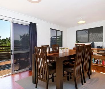 8 Mikaga Court, Woodridge QLD 4114 - House For Rent | Domain - Photo 2