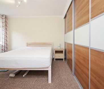 4 bedroom terraced house to rent - Photo 4