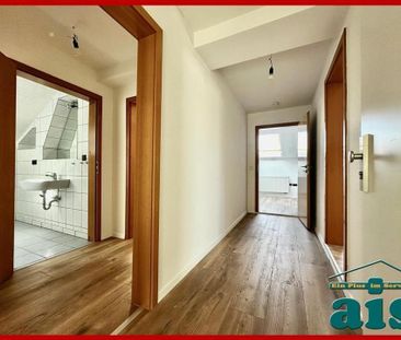 ais-GmbH bietet an: Renovierte 4 Zimmer Wohnung in der Südstadt. - Photo 3