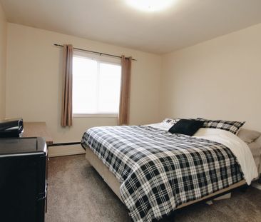 2834 Parliament Ave - One Bedroom - Photo 1