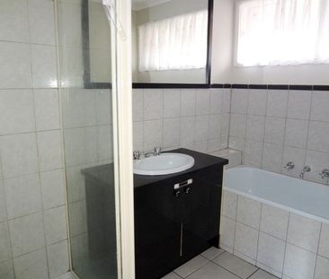 Delightful Meadow Heights Home - Photo 6