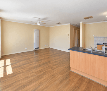 Three Bedroom Home! - Photo 2