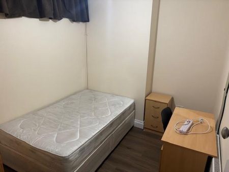 5 bedroom terraced house to rent - Photo 4