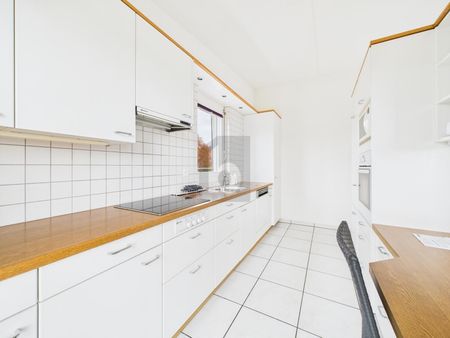 GROSSZÜGIG MIT TERRASSE UND WEITSICHT - Photo 4