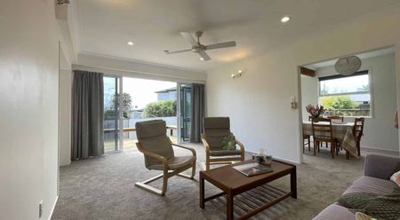 Generous sized 3 bedroom family home - Photo 4