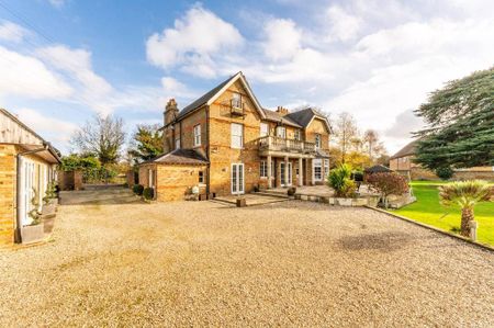 6 bedroom detached house to rent - Photo 3