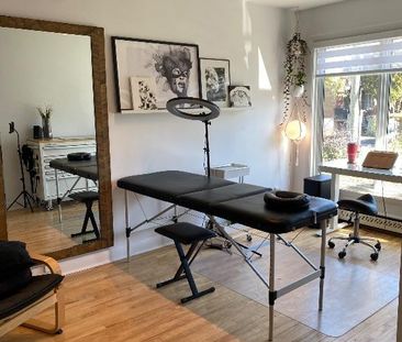 Superbe et grand 4 1/2 TRÈS lumineux et tranquille - Photo 2