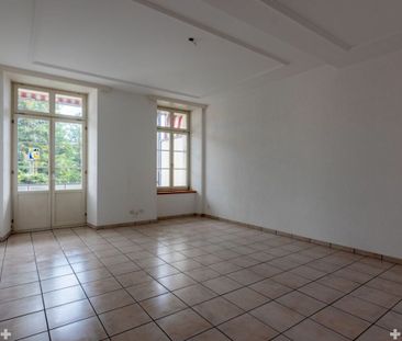Helle 3.5-Zimmer-Wohnung mit hohen Räumen und gedecktem Balkon - Foto 1