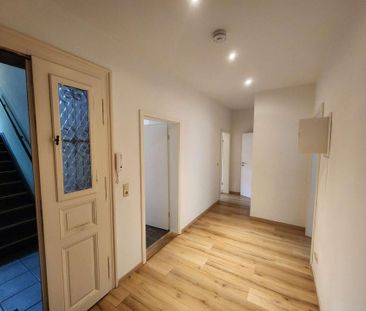 Neu! Großzügiges & modernes Single-Apartment mit Einbauküche - Photo 2